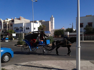 Carro utilizado como medio de transporte cotidiano, Avenida Al Aqaba - Por Felipe Benjamin Francisco